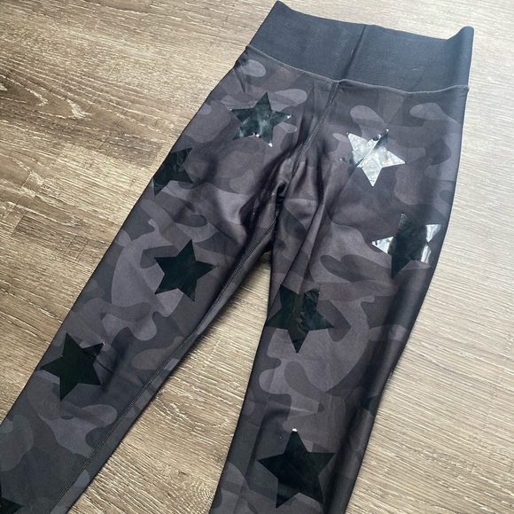 Ultracor Leggings Black Camo with Stars Size XS - Picture 3 of 4